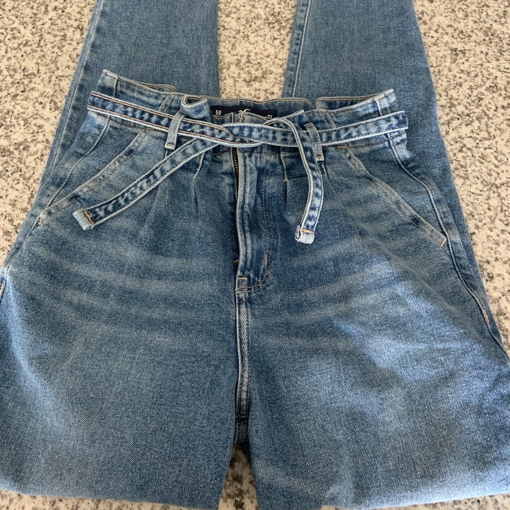Hollister High Rise Tie- Waist Mom Jeans